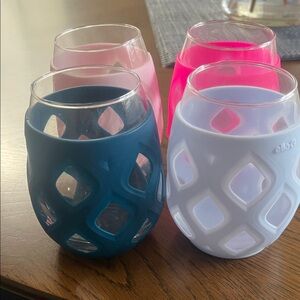 Ello Silicone Sleeve Glass Set - Pink, hot pink, light blue and navy